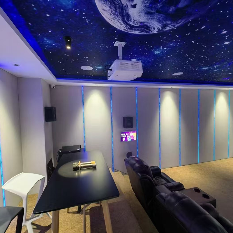 Design de interiores com painéis de parede com absorção de som envoltos em tecido, adequados para hotéis